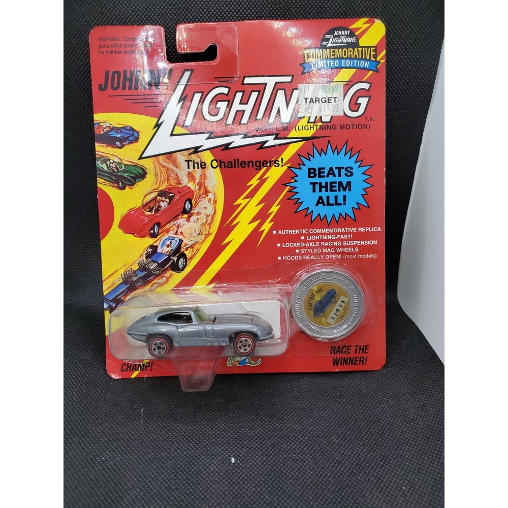 Johnny Lightning Custom XKE Pearl White Redline
